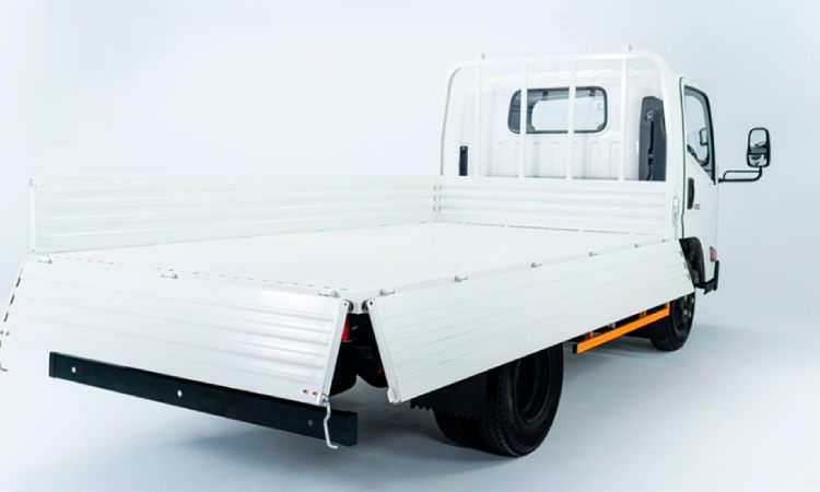 camión de carga con modelo de llantas