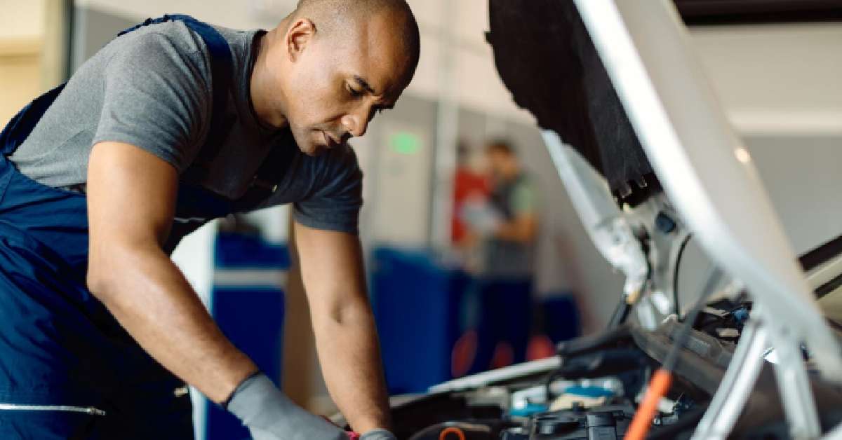 ¿Cómo funciona un motor?: Guía para entender su mecánica